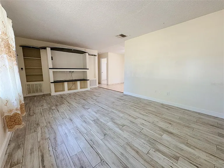7522 Laurel Springs Dr — Photo 7