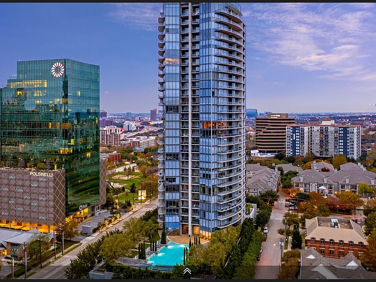 2900 McKinnon St #804 — Photo 43