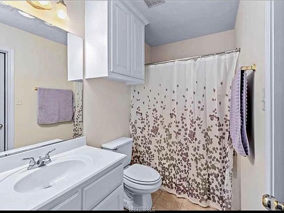 5th image of 901-903 Crepe Myrtle St