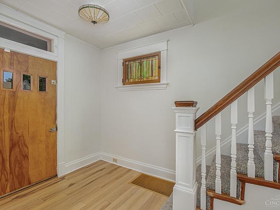 5th image of 3717 Lovell Ave