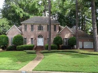 1488 Northlake Dr, Jackson, MS 39211