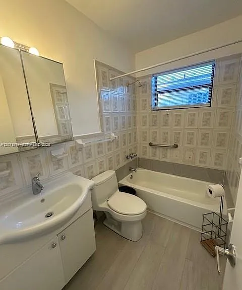 2501 NE 184th Ter #2503 — Photo 10