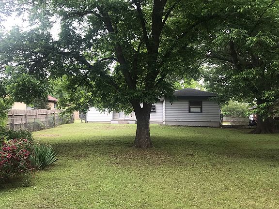 2nd image of 1405 Hillcrest Blvd
