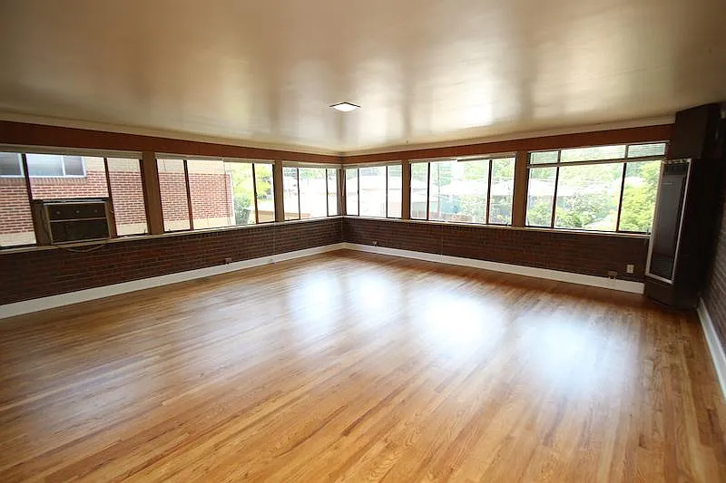 2 bed, 1200 sqft, $2,500 — Photo 3