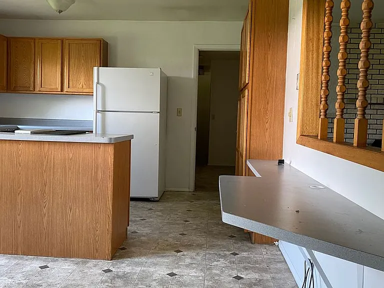 711 Murphy Dr — Photo 3