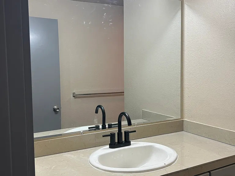 1765 Queen Ave SW — Photo 22