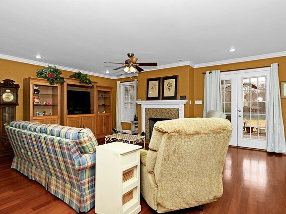 3rd image of 1404 County Road 133