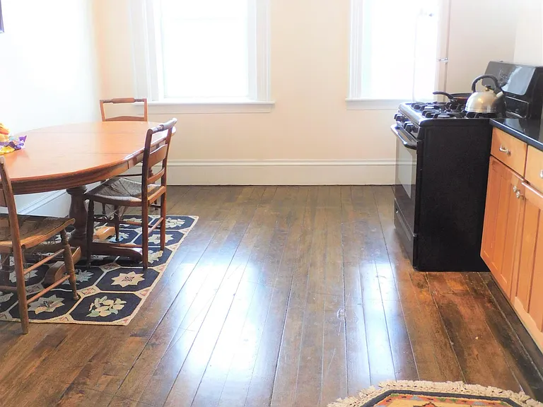 496 E Broadway #3 — Photo 7