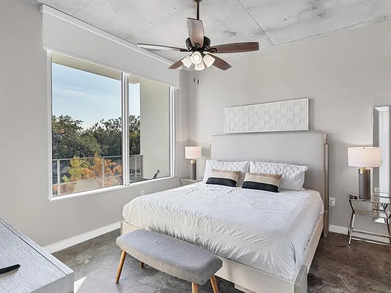 525 E Jackson St #405 — Photo 17