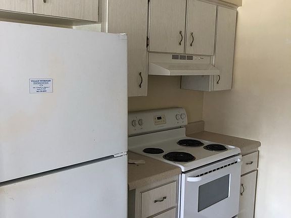 5th image of 1360 Carlton Ct APT B