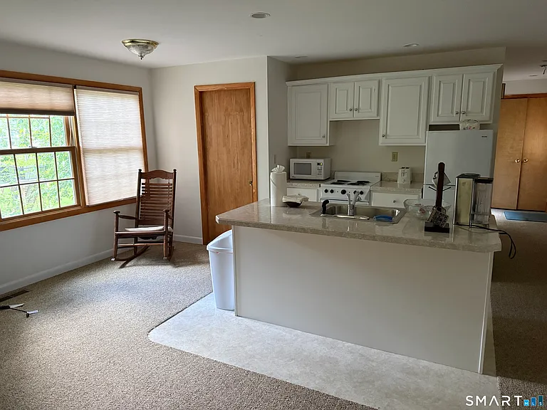 381 Nichols Ave — Photo 7