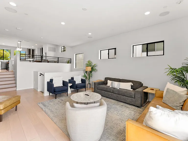 3928 Haines St — Photo 4