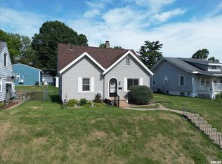 2013 Mound St, Davenport, IA 52803