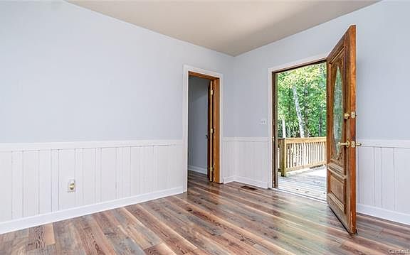 4th image of 50 Coronet Ln