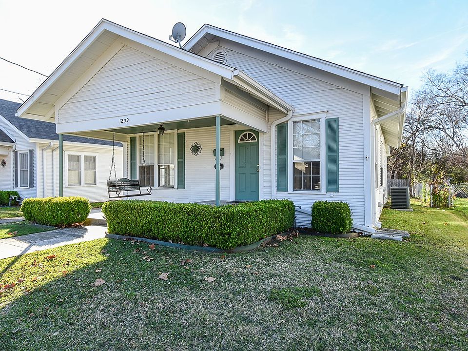 1209 Arp St, Commerce, TX 75428 | Zillow