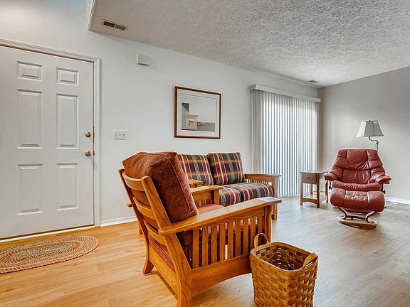 5th image of 3513 Park Ridge Dr