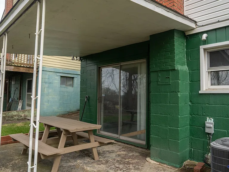 726 Hestor Dr — Photo 6