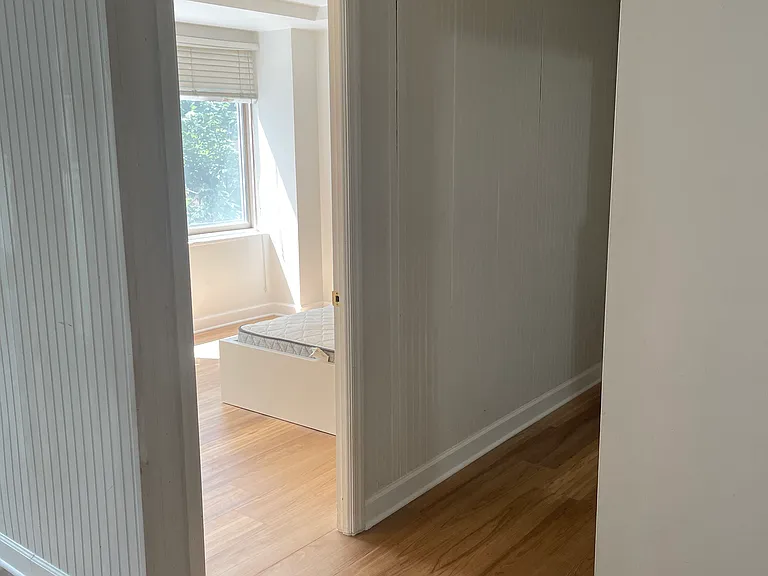 922 24th St NW #221 — Photo 14