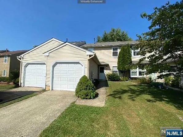 70 Oak Crest Ln, Mount Holly, NJ 08060