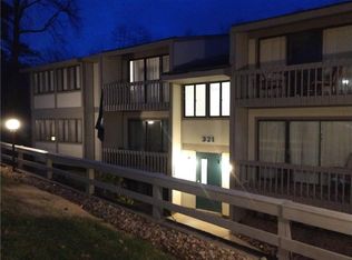 321 Ridge Point Cir APT 13, Bridgeville, PA 15017