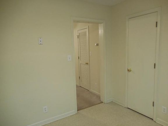 4th image of 2244 Mason Way APT D