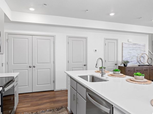 colorado-springs-colorado-448212040 picture