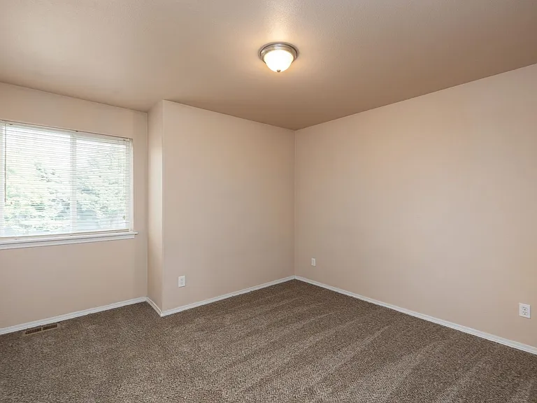 326 S Thierman Rd — Photo 18