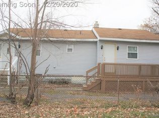 77 S Sanford St, Pontiac, MI 48342