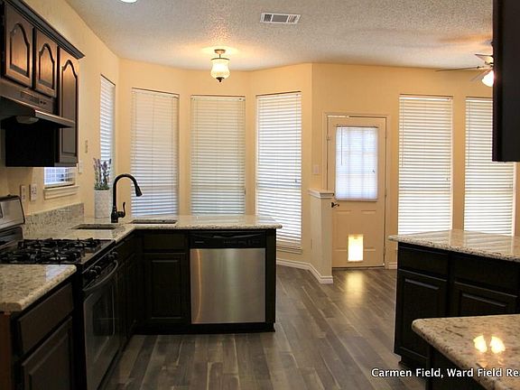 5th image of 2905 Periwinkle Ct