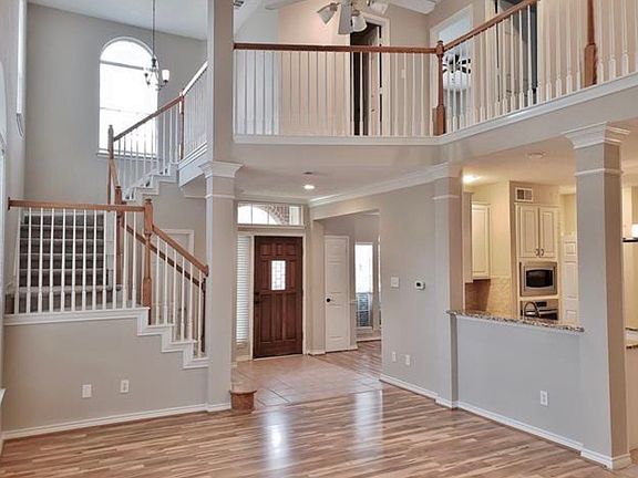 2nd image of 211 Moss Hill Rd