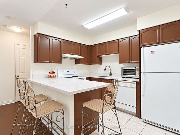 5th image of 256 Doris Ave #511