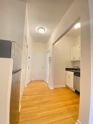 Rented by Bond New York | media 10