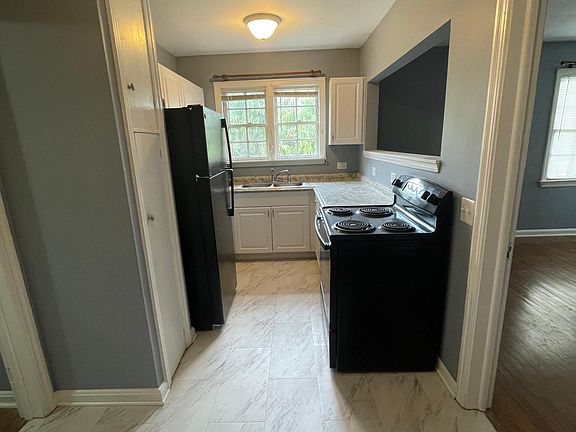3rd image of 2966 Remington St