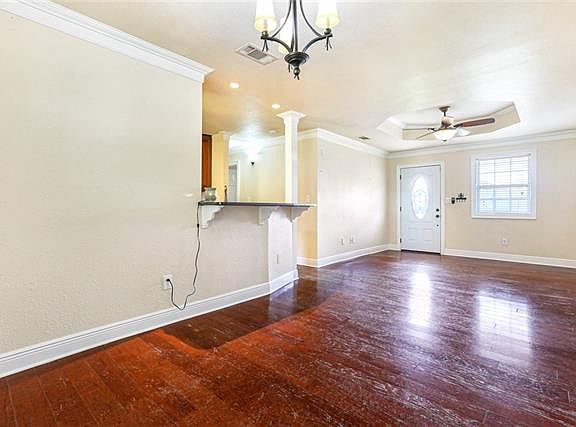 4th image of 2221 Creedmore Dr