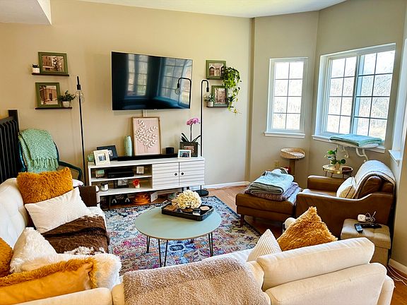 3rd image of 116 Tall Oaks Dr Unit E