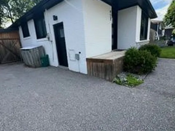 922 Centre St N, Whitby, ON L1N 4V1