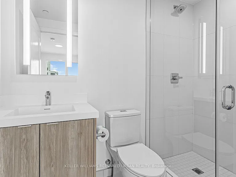 60 Central Park Dr #2112 — Photo 21