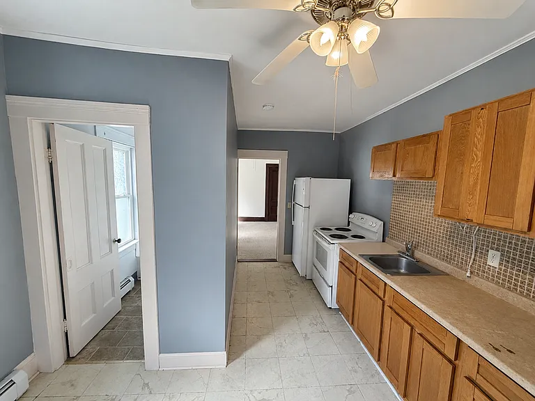 182 Grove St — Photo 2
