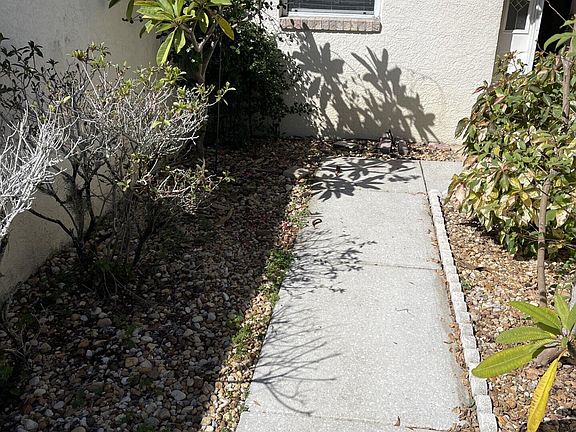 4th image of 1382 Las Verdes Ct