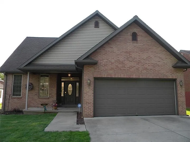 205 Pillow Ave photo 1
