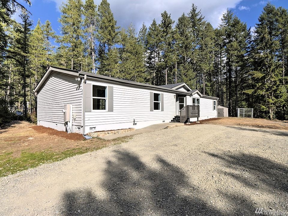 1st image of 201 NE Collins Dr E
