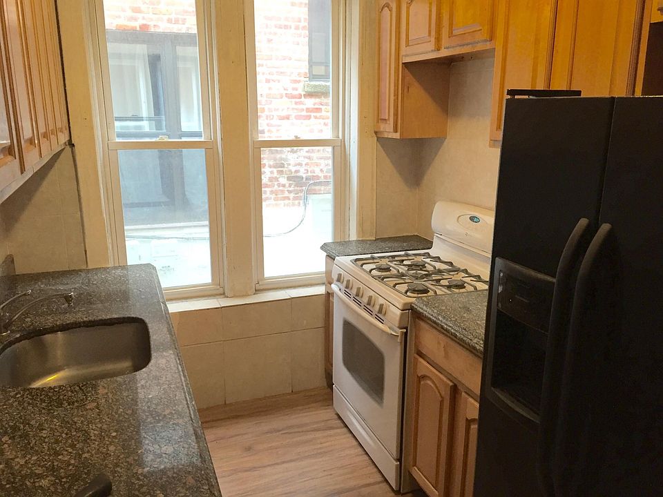 2nd image of 1718 Radcliff Ave APT 1