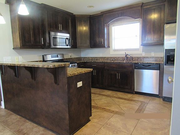 2nd image of 106 Flatrock Dr #1