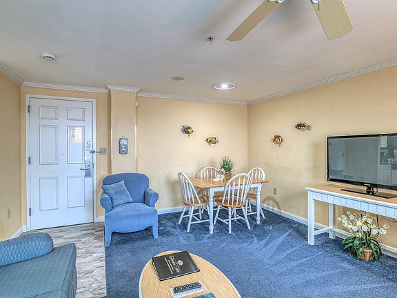5th image of 719 E 11th St #908