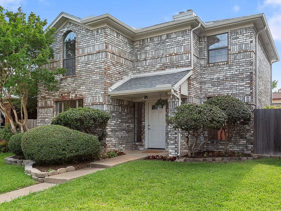 Drive-up appeal of landscaped yard