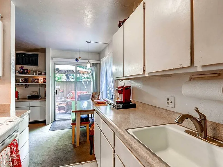 1260 Kalmia Ave — Photo 22