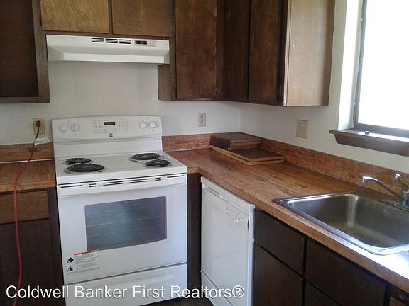 3rd image of 251 NE Birch Ave APT B