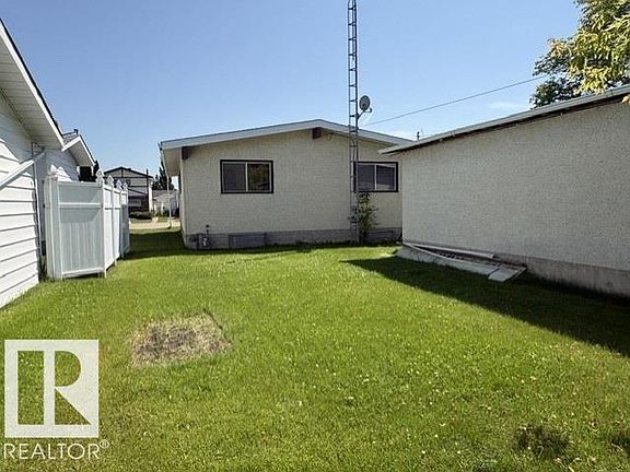 3rd image of 10320 109th Ave