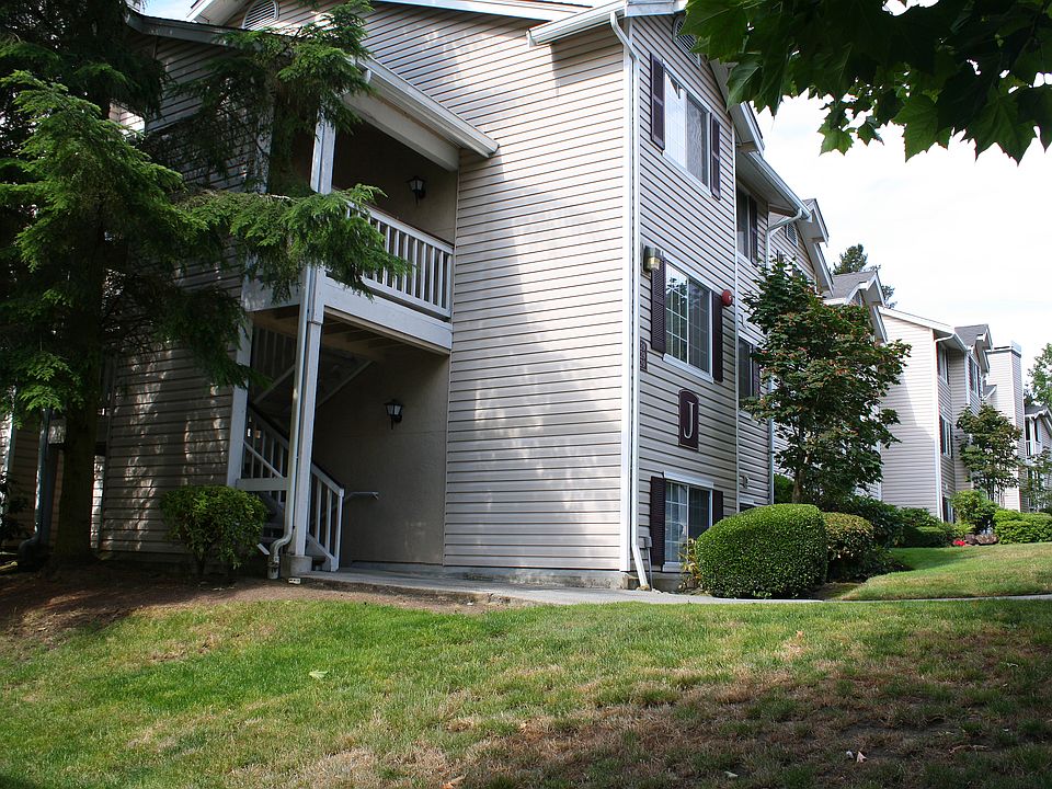 1st image of 19230 Forest Park Dr NE #230