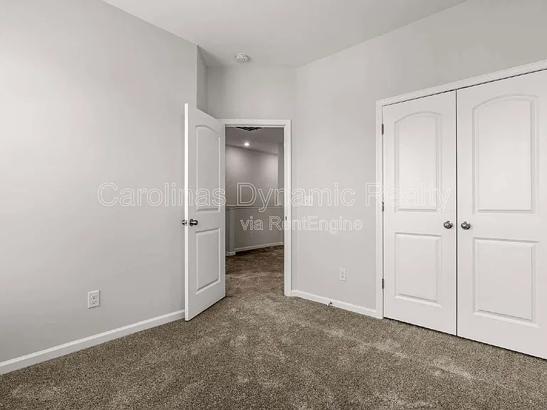 6985 Waterstone Dr — Photo 24